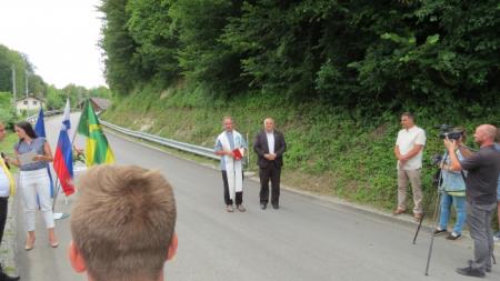 KNOBLEHARJEVO 2018 - OTVORITEV OBNOVE VODOVODA, CESTE IN IZGRADNJE JAVNE RAZSVETLJAVE V DOLENJI STARI VASI 9